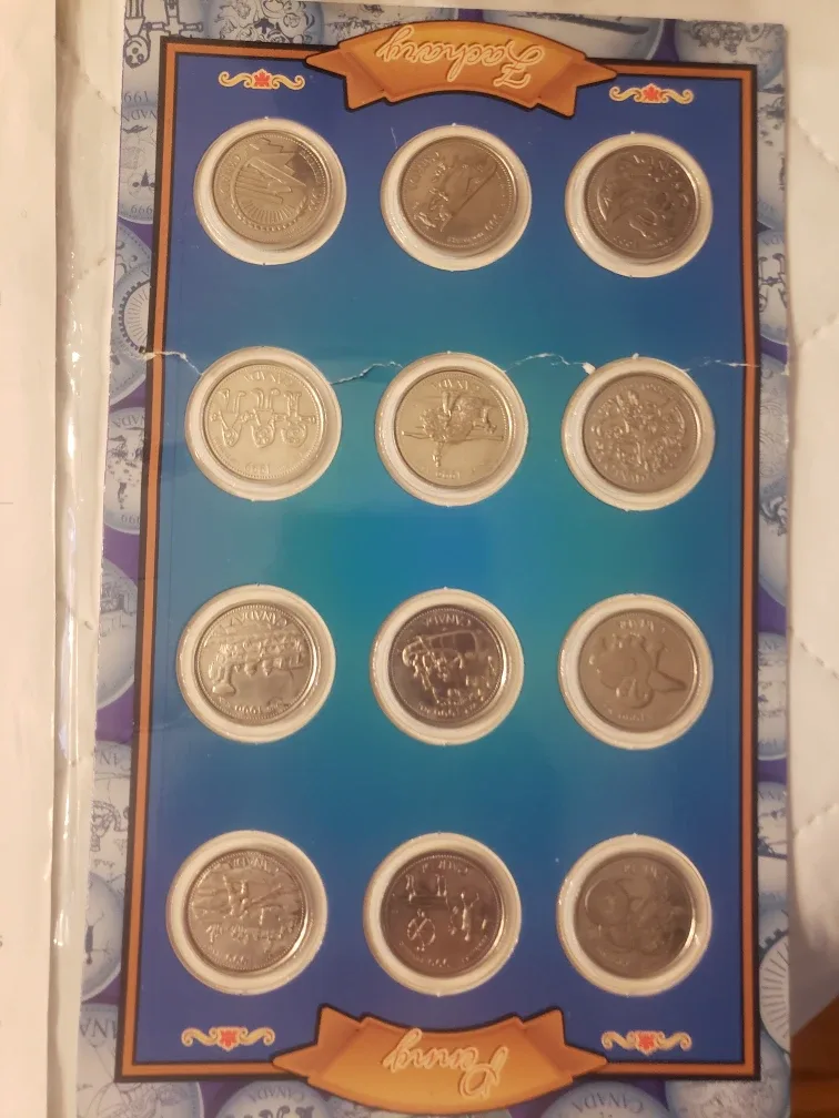 Toronto Maple Leafs Mini Puck Collection 2003/04 image indicator(8)