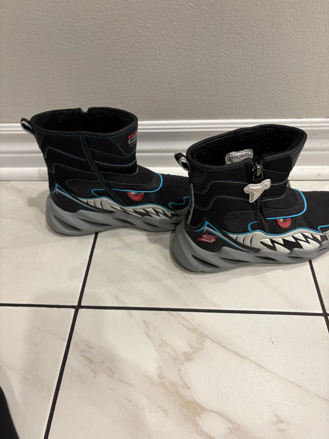 Skechers Shark Bots Boots - Size 2 - photo 5