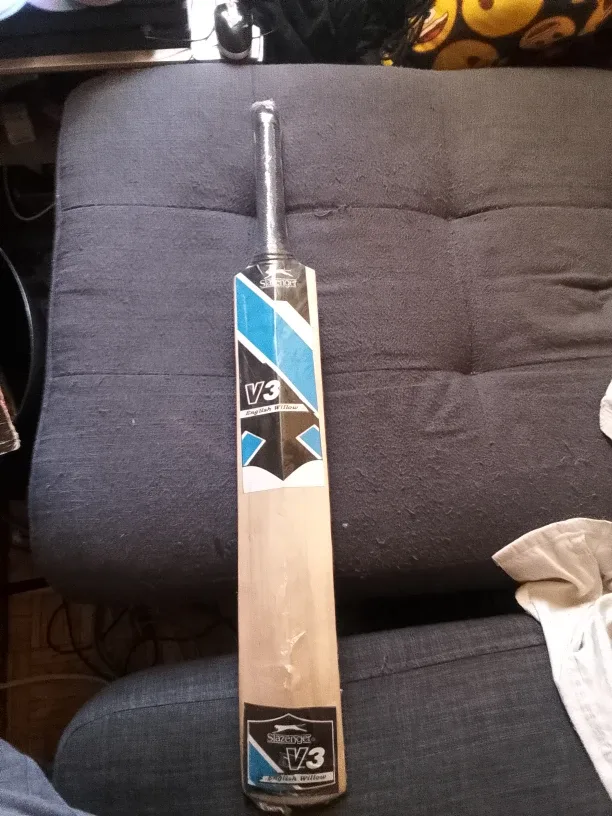 Slazenger V3 English Willow Cricket Bat image indicator(9)
