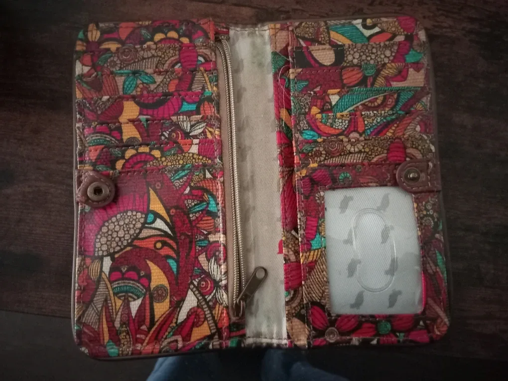 Sakroots Wallet image indicator(2)