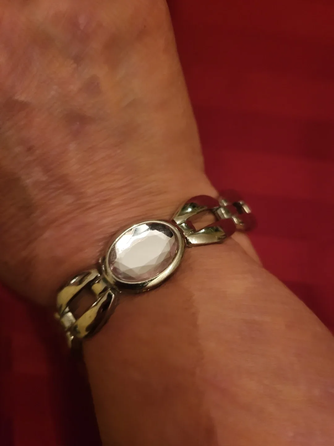 Gold-tone Bracelet with Rhinestone image indicator(3)