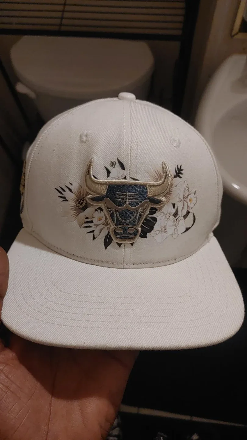 Snapback for sale thumbnail