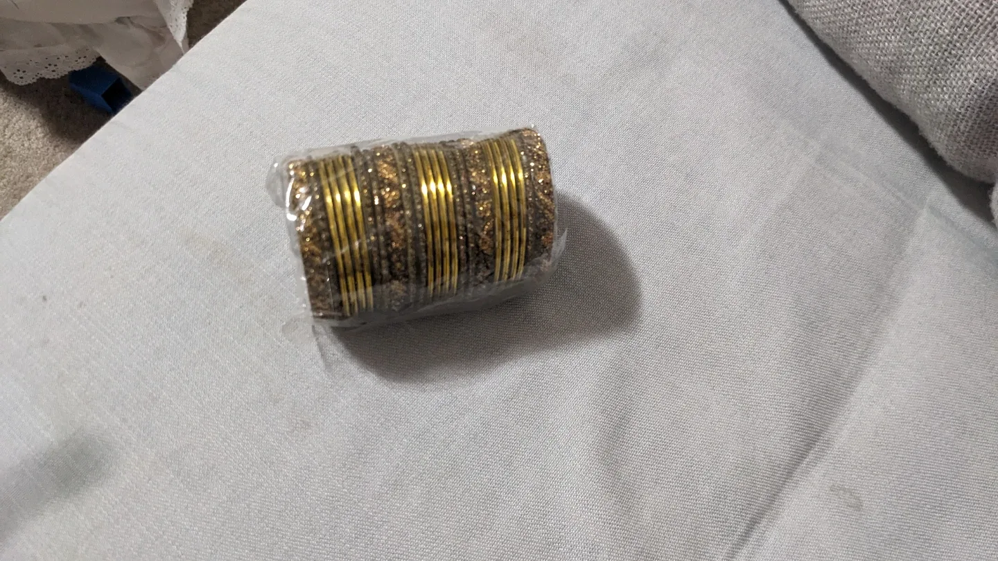 Baby girl bangles 🥕