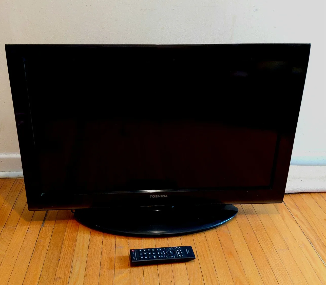 Toshiba TV with Remote