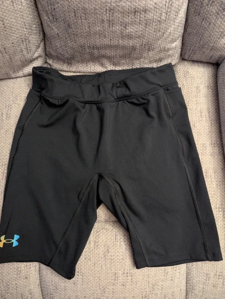 Under Armour Biker Shorts - Women's Medium