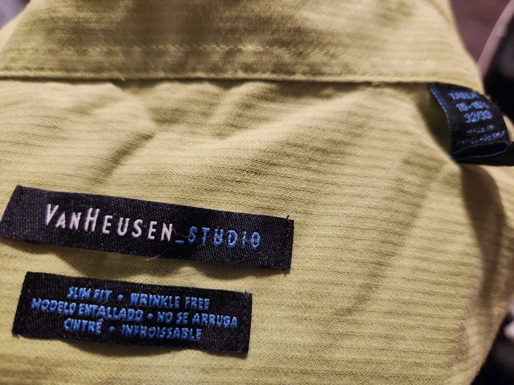 Premium Men's Dress Shirts - Medium sized (Michael Kors..) image indicator(6)