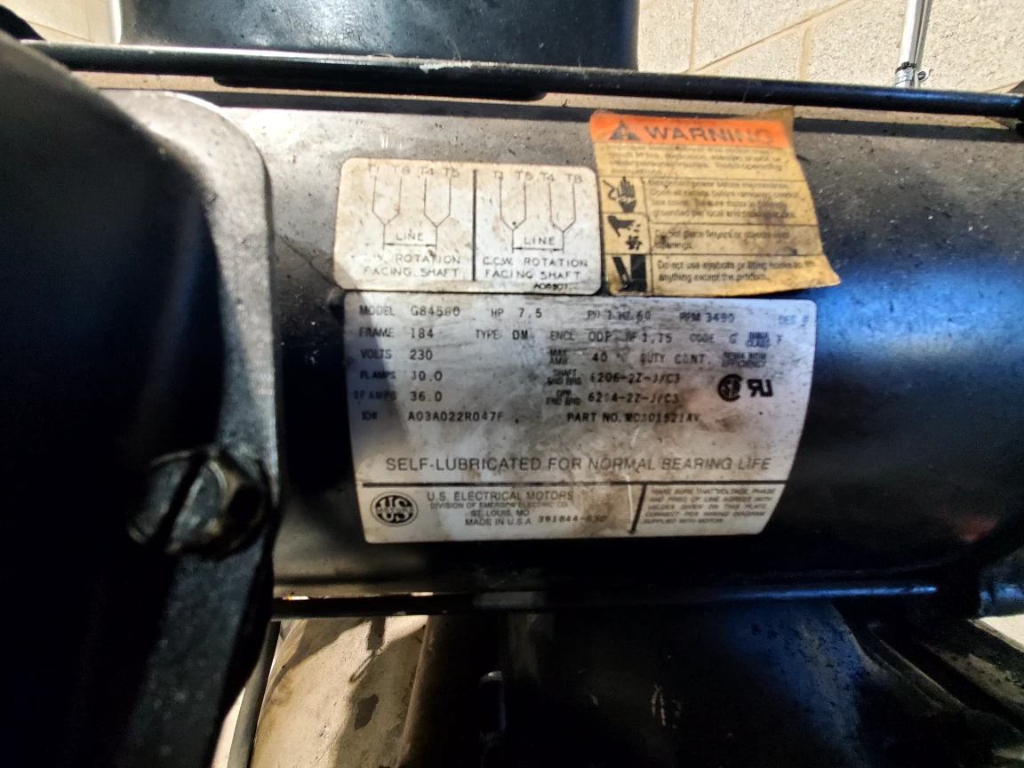 Central Pneumatic 80 Gallon Air Compressor - photo 3