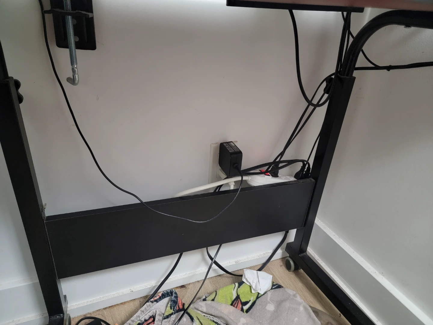Black Desk with Monitor Mount - photo 4