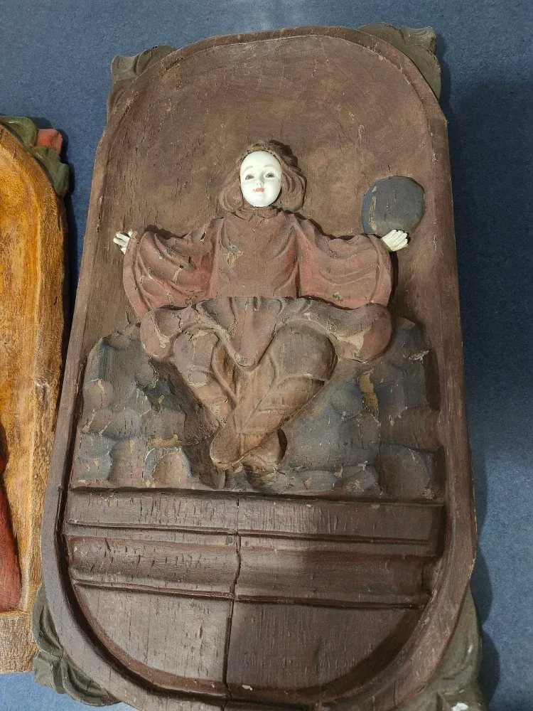 VINTAGE RELIGIOUS CARVED SOLID WOOD FRAME image indicator(3)