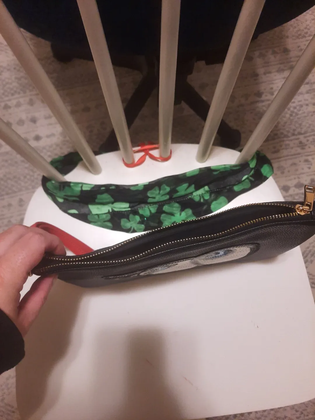 black wrist bag pick up only image indicator(3)