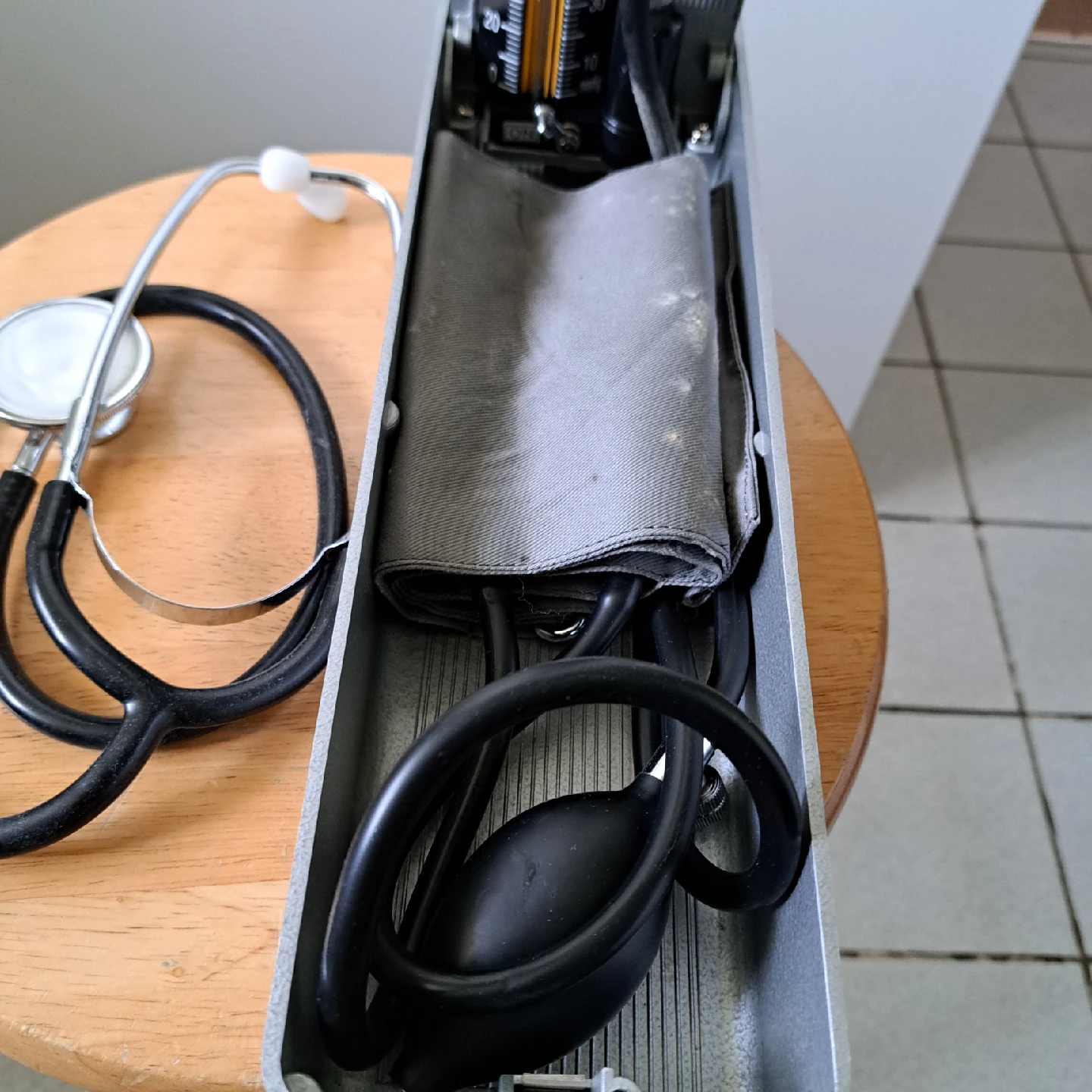 Srethoscope n Mercurial Sphygmomanometer - photo 5