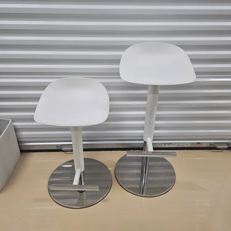 Heavy duty, solid, white and chrome Swivel Bar Stool