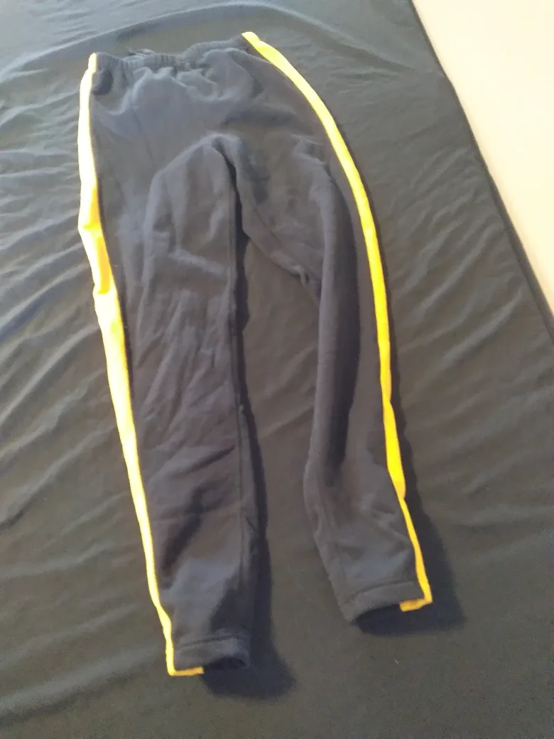 Sweats and leggings image indicator(2)