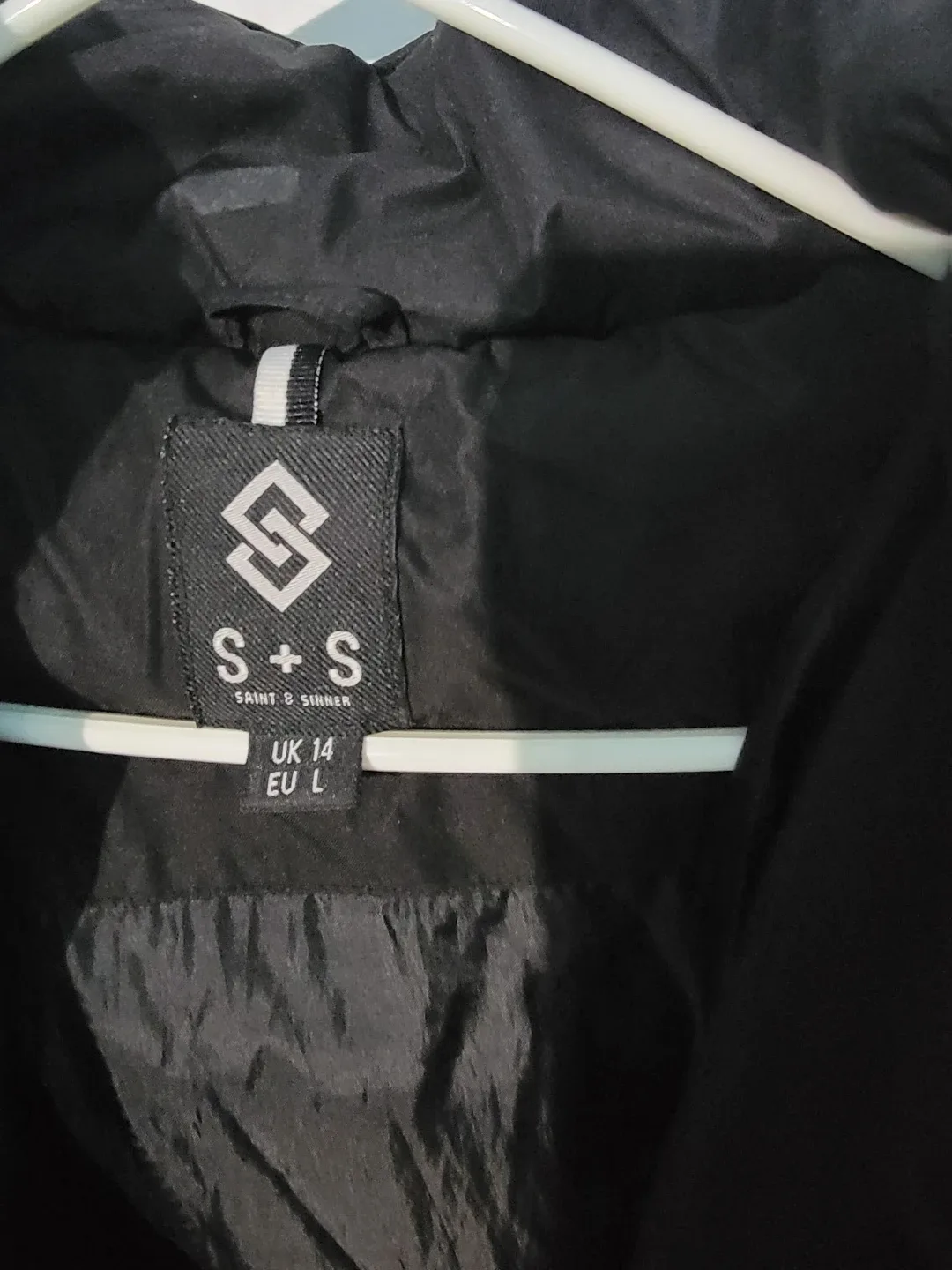 Black Puffer winter Jacket - Size L image indicator(3)