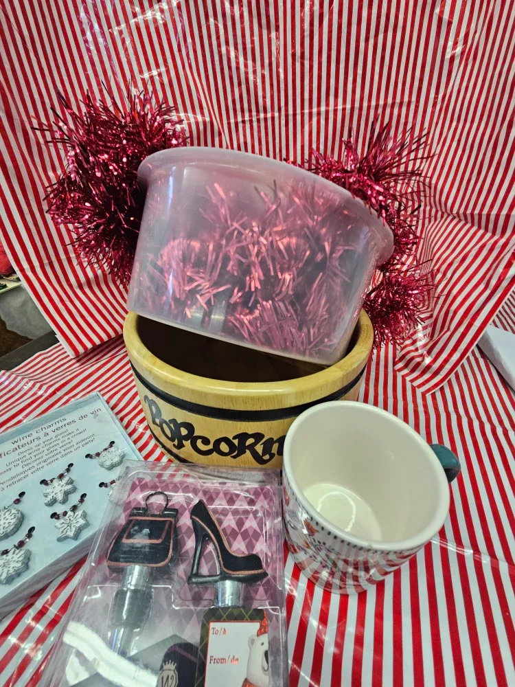 Popcorn Bowl, Wine Charms & Stoppers, Mug image indicator(5)