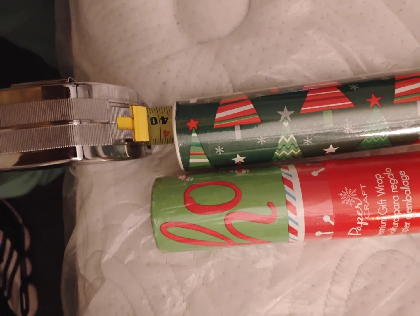 Christmas House & Paper Craft Gift Wrap - 2 Rolls for $ 10.00 image indicator(4)