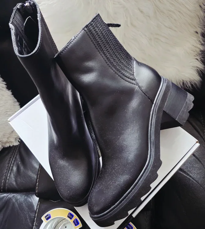 Brand new Dolce Vita Women leather boots for sale $69 image indicator(2)