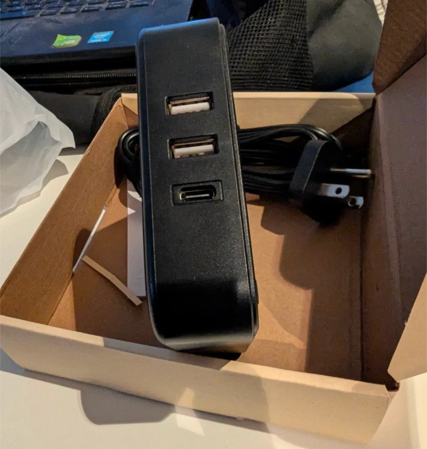 New TESSAN Power Strip with USB - Black image indicator(3)