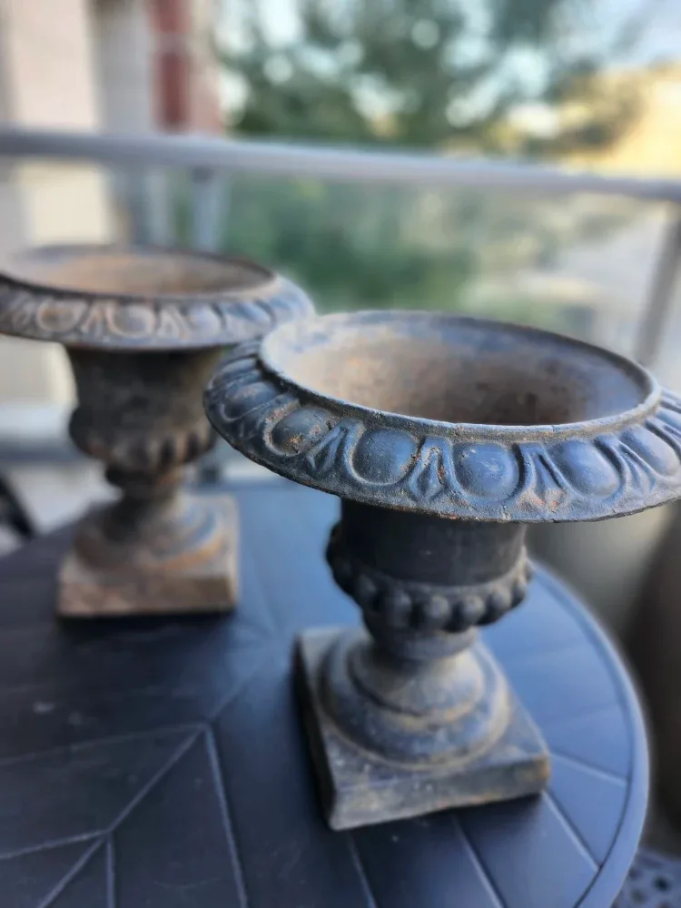 ANTIQUE CAST IRON MINI PLANTER URNS PAIR image indicator(7)