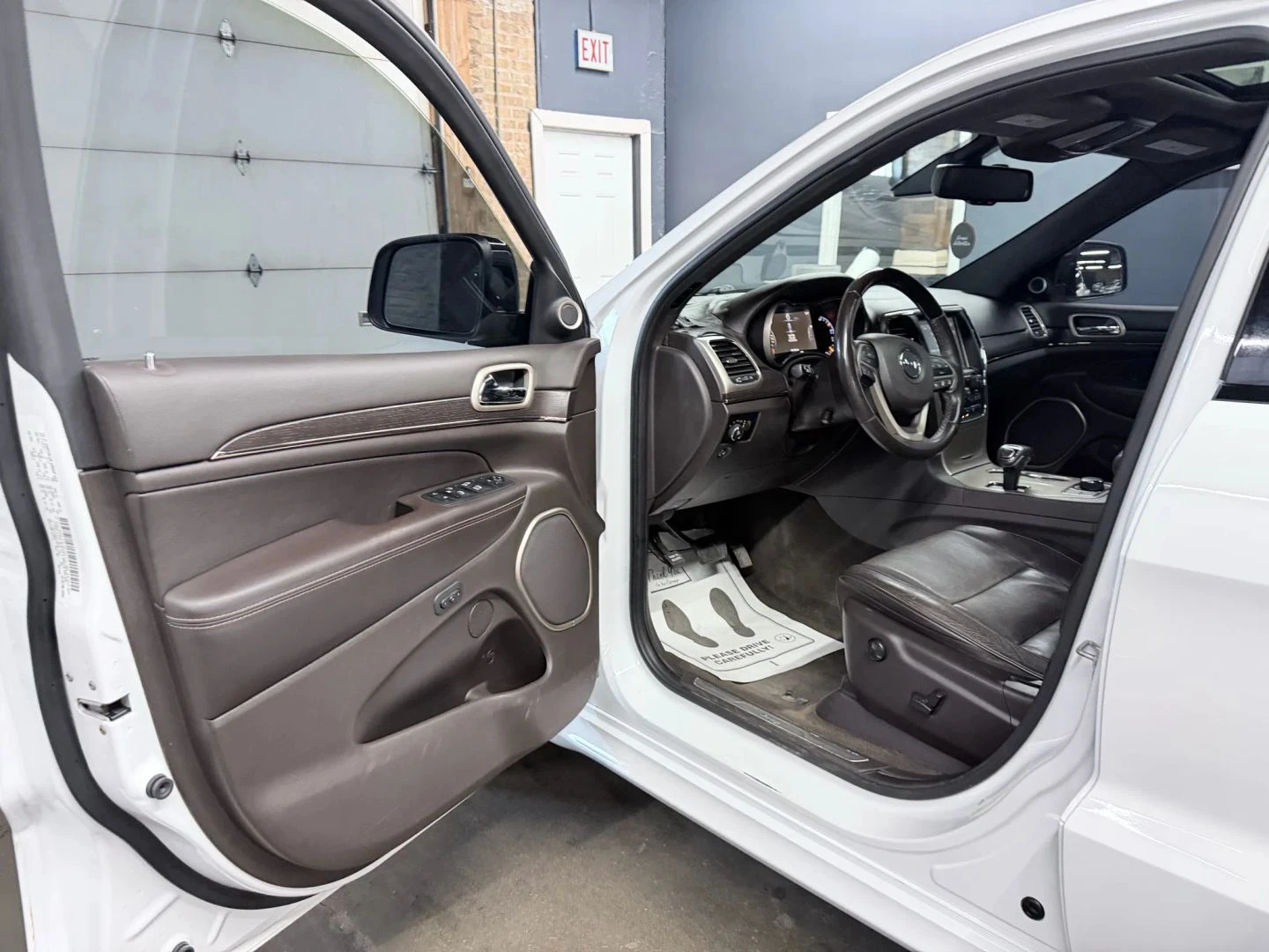 **2014 JEEP GRAND CHEROKEE SUMMIT!** EZ FINANCING AVAILABLE! - photo 5