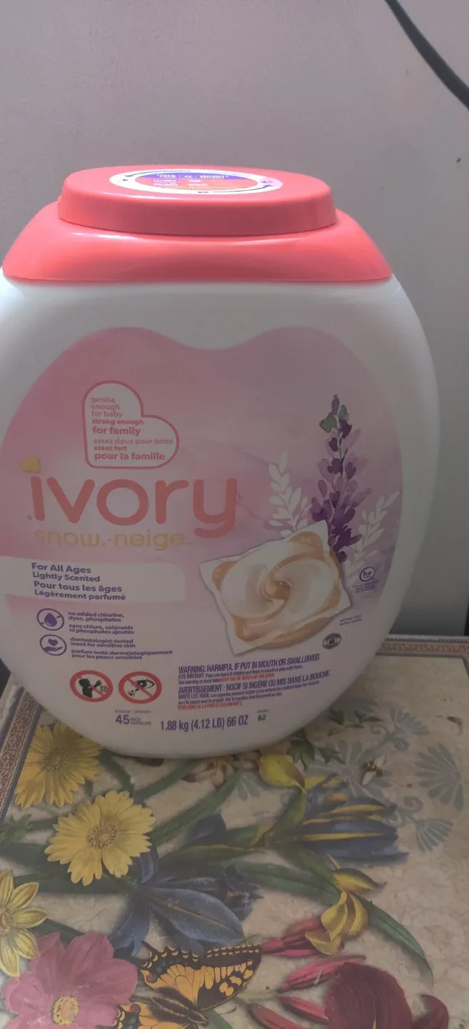 Ivory Snow Laundry Detergent Pods, 45 count image indicator(6)