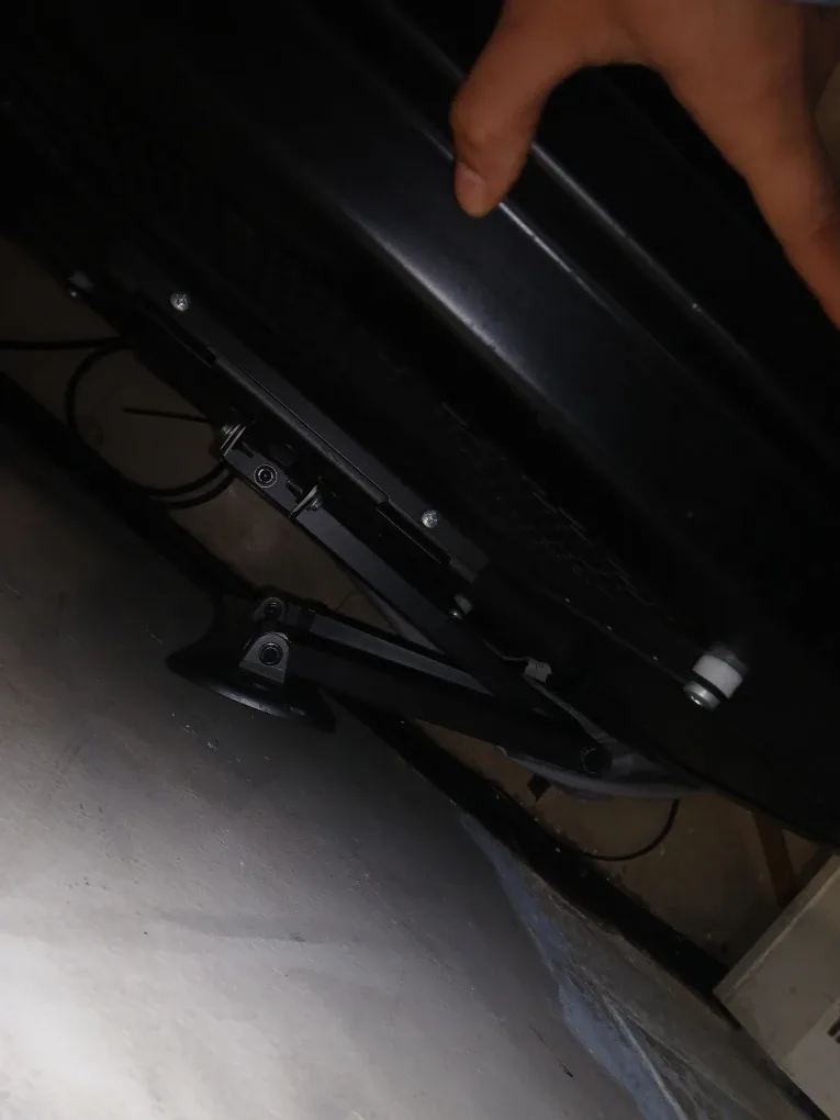 TV - SAMSUNG 46" GREAT CONDITION  TV mount on the back image indicator(2)