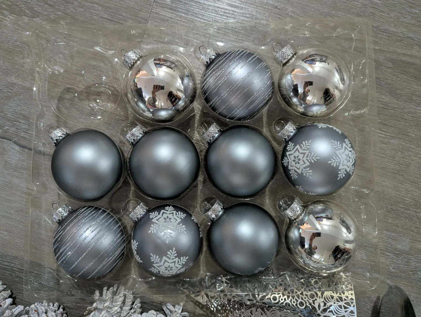 Silver White Christmas Ornaments & Decor image indicator(4)