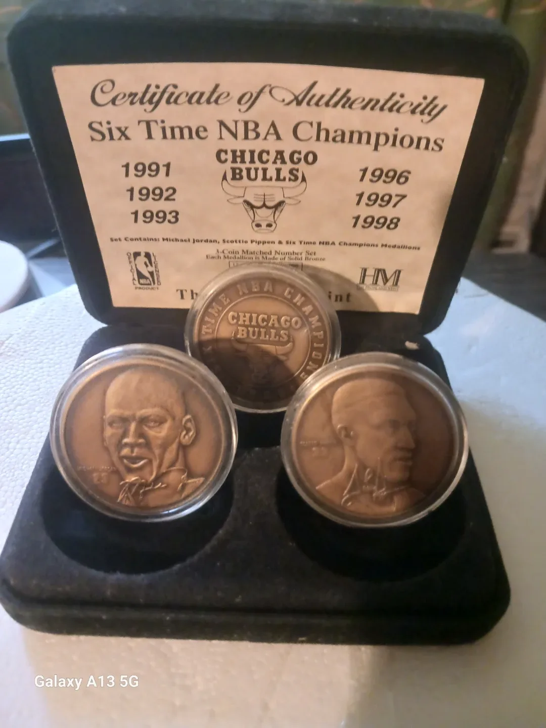 Chicago Bulls NBA Champions Medallions Set image indicator(2)
