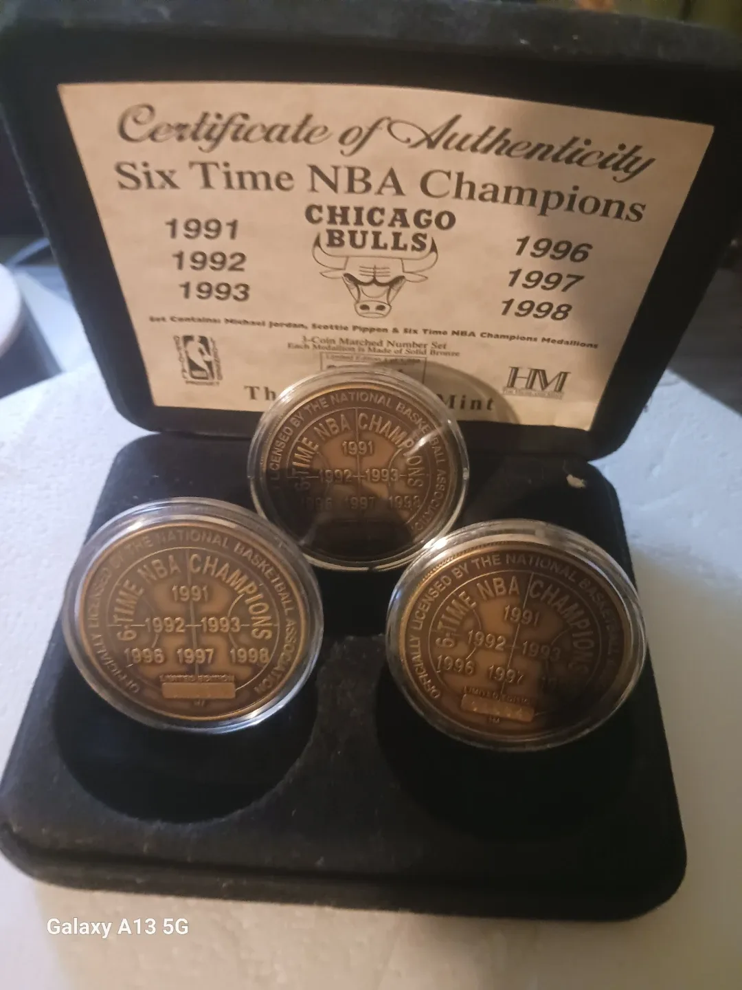 Chicago Bulls NBA Champions Medallions Set image indicator(3)