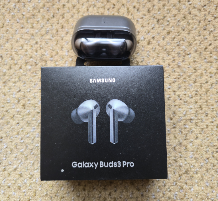 Samsung Galaxy Buds3 Pro - Used with Box