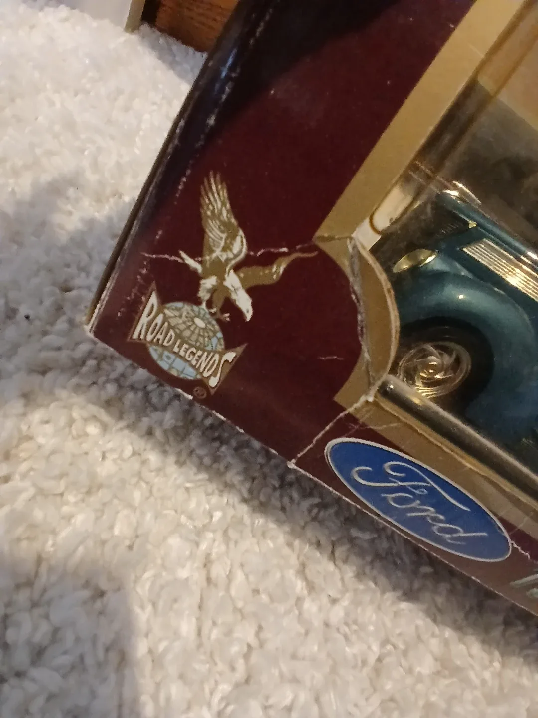 Ford 1937 Convertible Diecast 1:18 Scale image indicator(3)