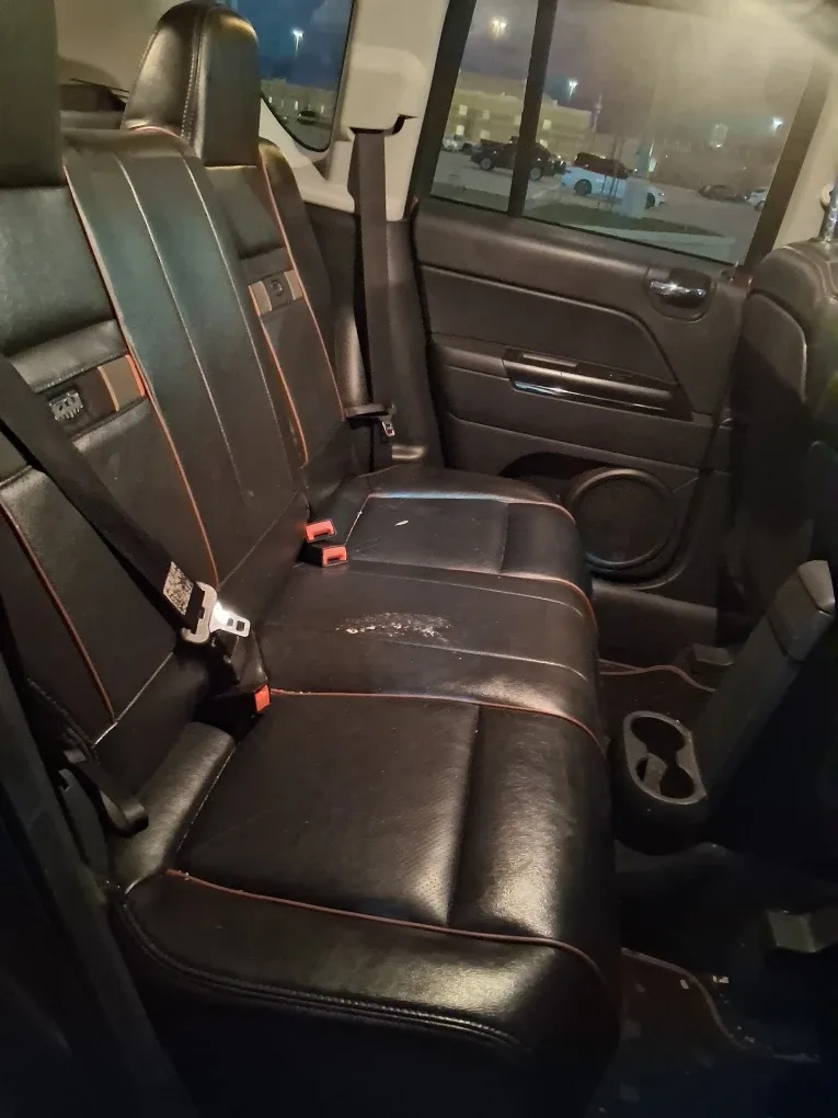 Jeep Compass SUV - Brown image indicator(8)