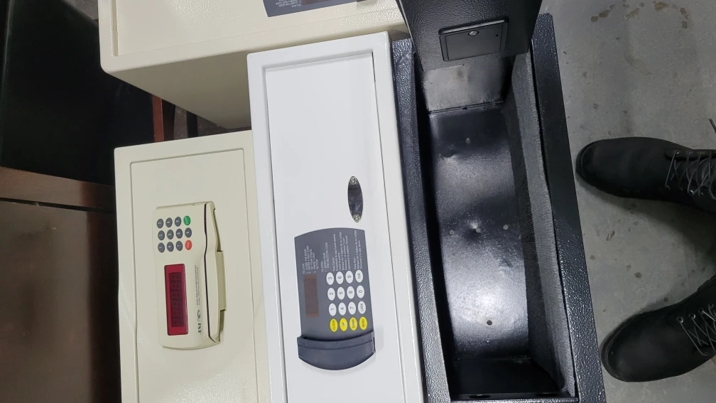 Used Hotel Digital Safes - photo 3