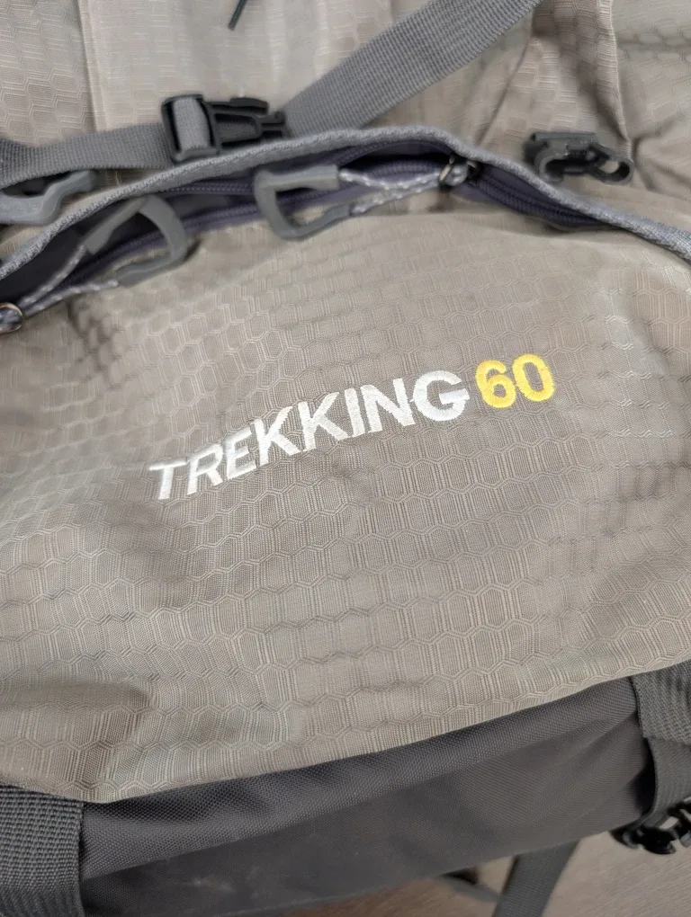 Trekking 60L Hiking Backpack - Grevish Green image indicator(3)