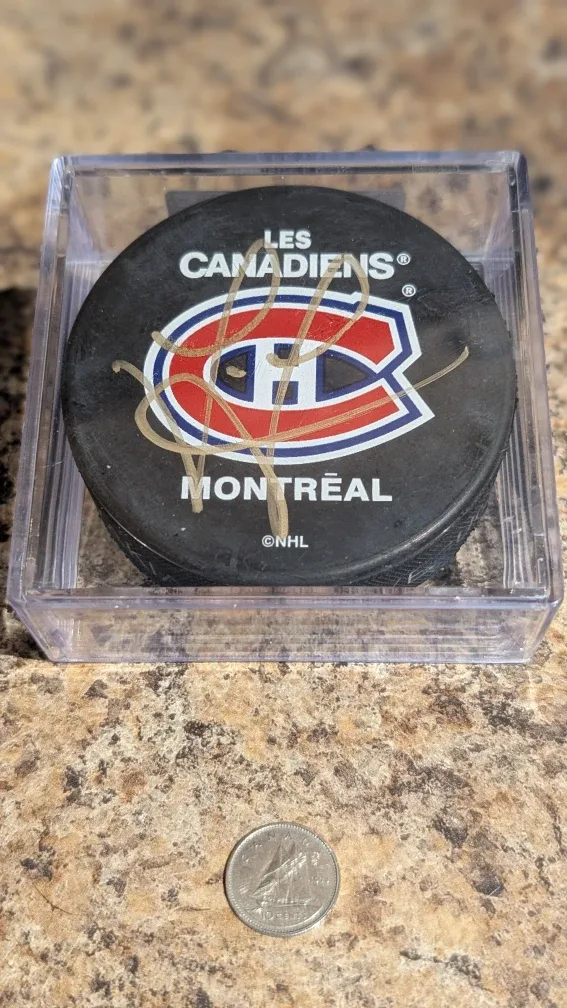 NHL Montreal Canadiens Signed Hockey Puck image indicator(3)
