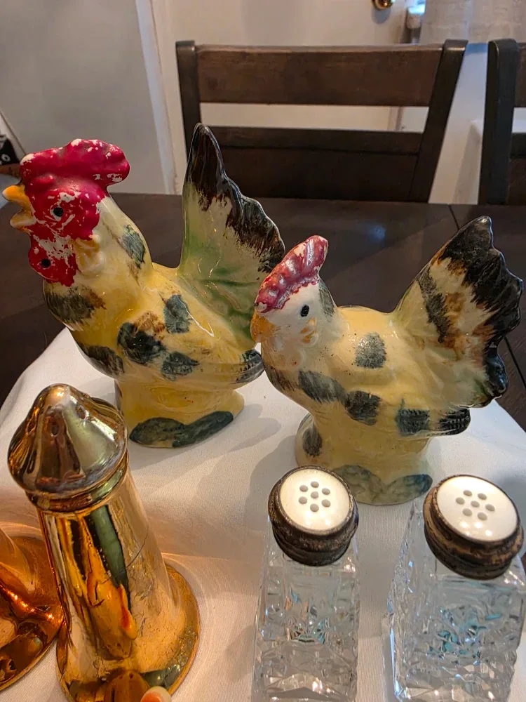 5 Sets Vintage Salt & Peppers image indicator(9)