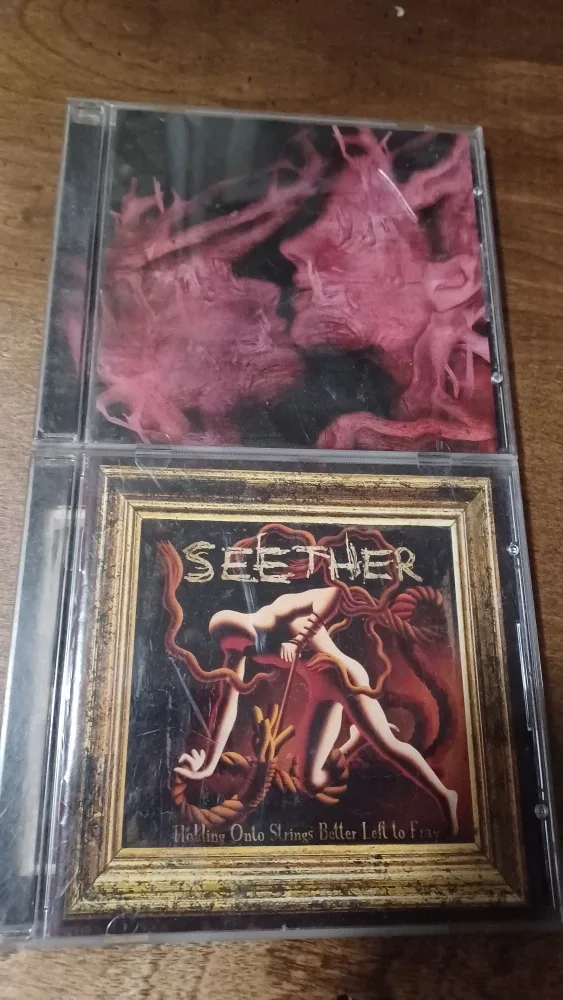 Seether & Killswitch Engage CDs image indicator(3)