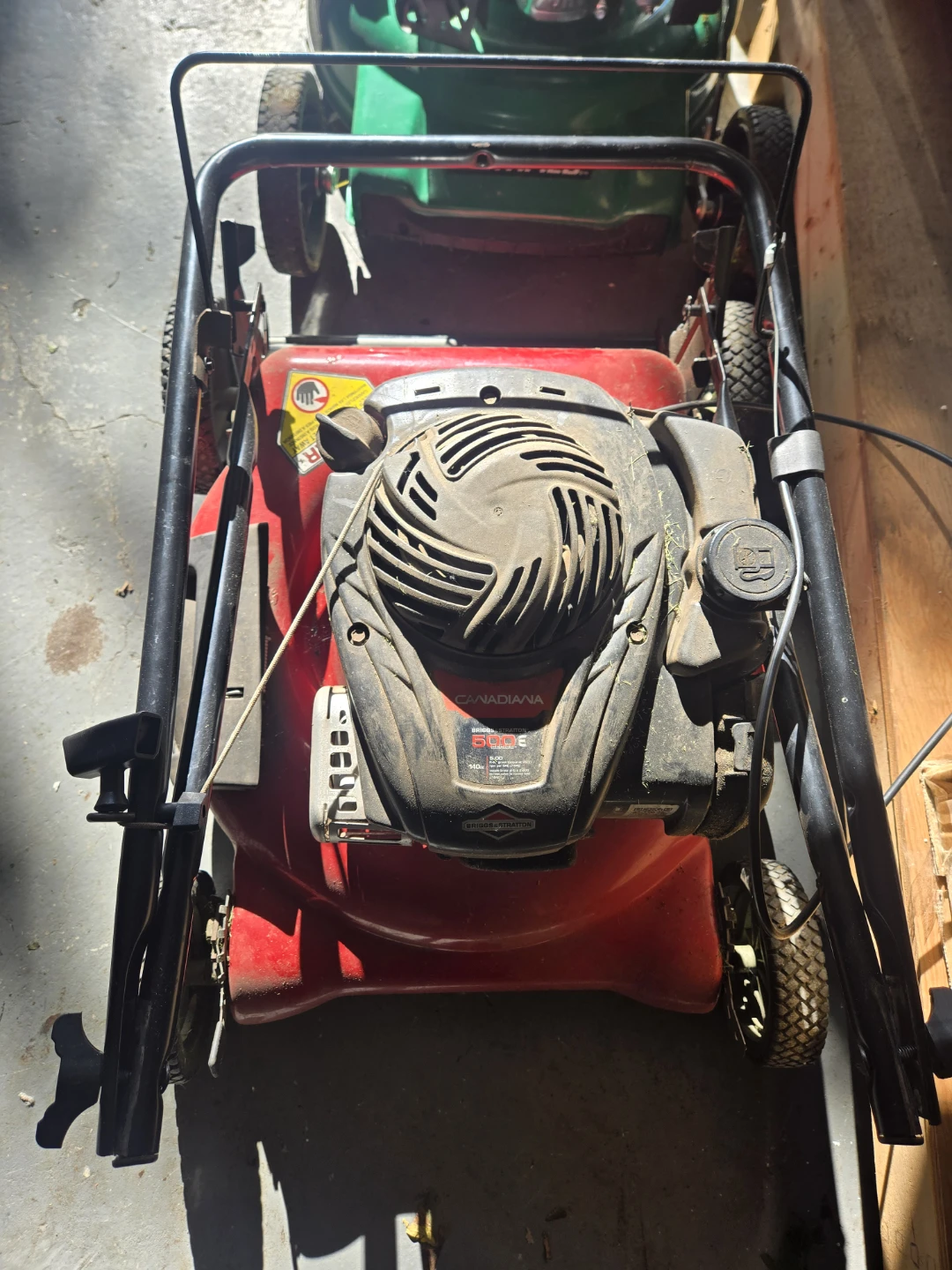 Used Canadiana Briggs & Stratton 500E Series Lawn Mower