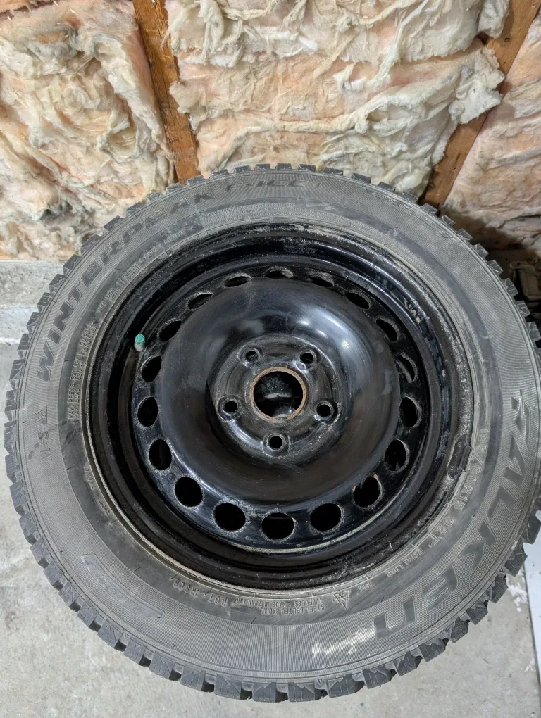 (3)-195/60R15 Studded Winter Tires On Steel Rims 5x114.3 image indicator(7)