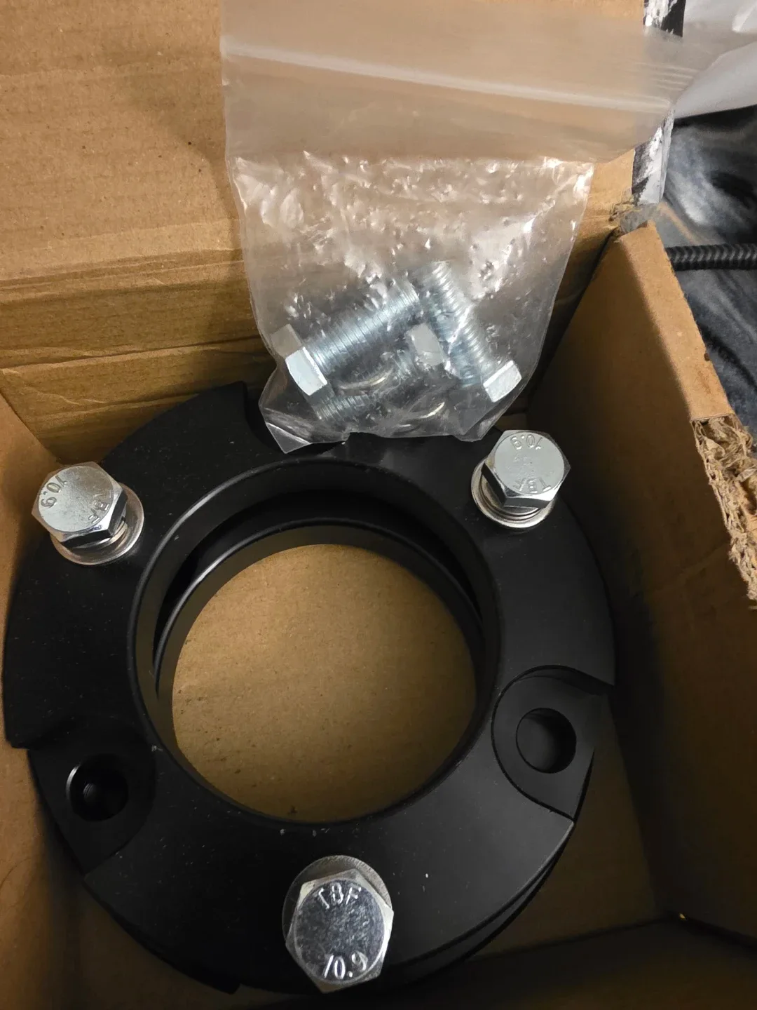 New PROEZE 1.5" Front Leveling Lift Kit image indicator(2)