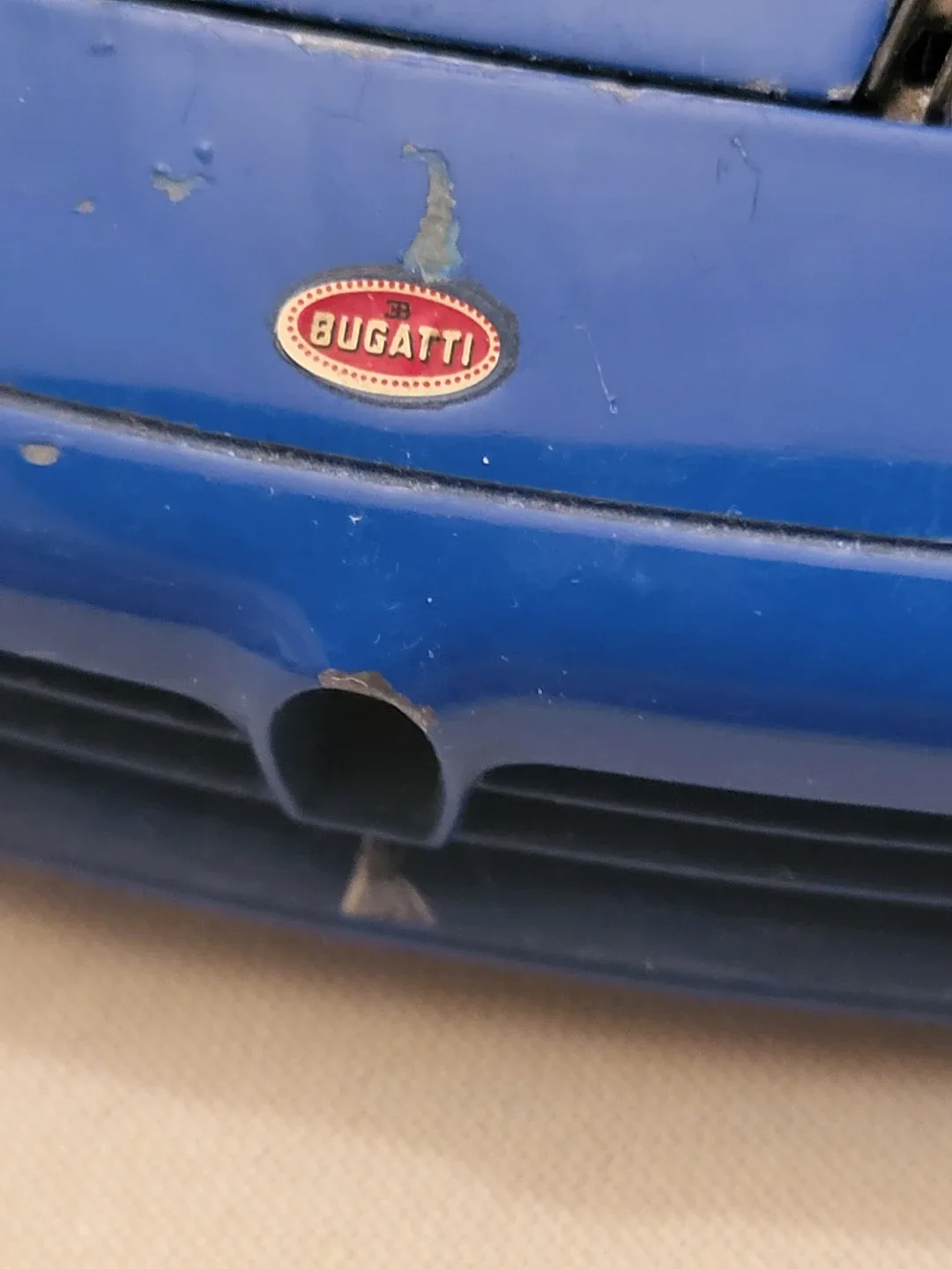 Vintage Blue 1991 Bugatti Diecast Car 1:18 image indicator(3)
