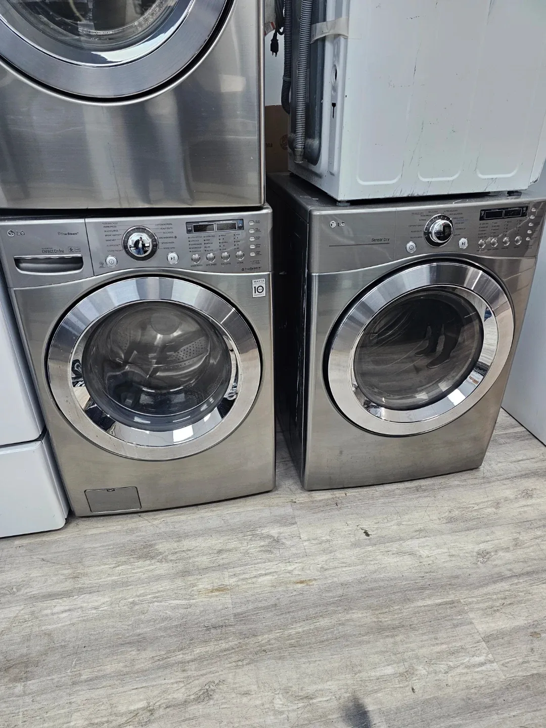 LG washer and dryer set thumbnail