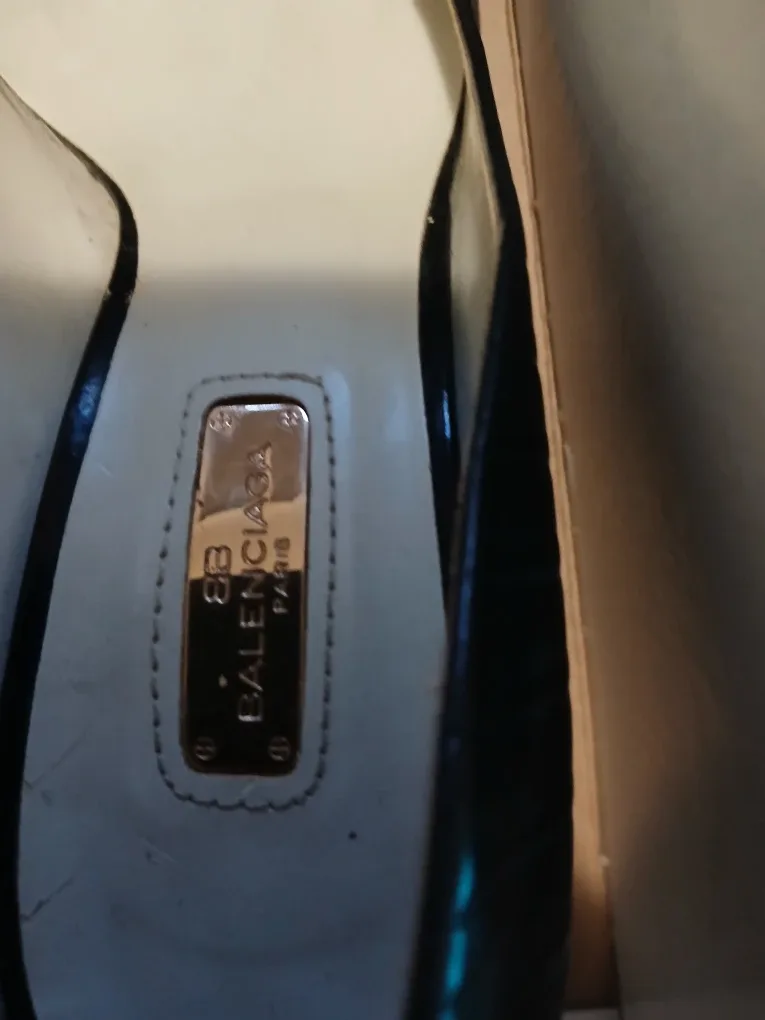 Free Shoes image indicator(3)