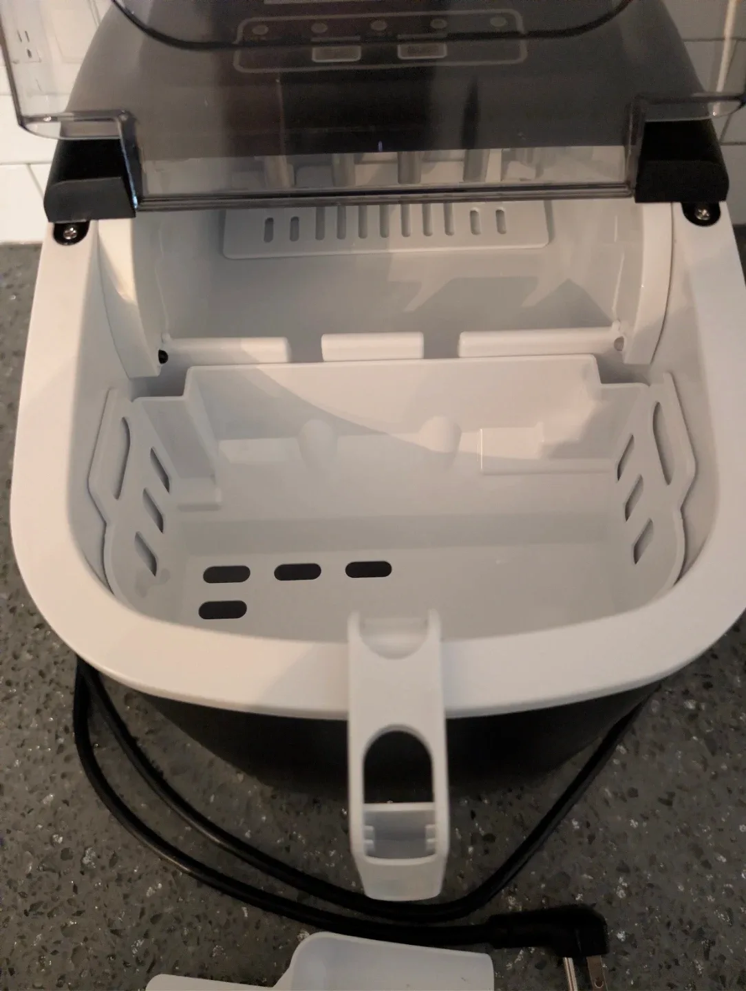 Crownful Ice Maker image indicator(3)