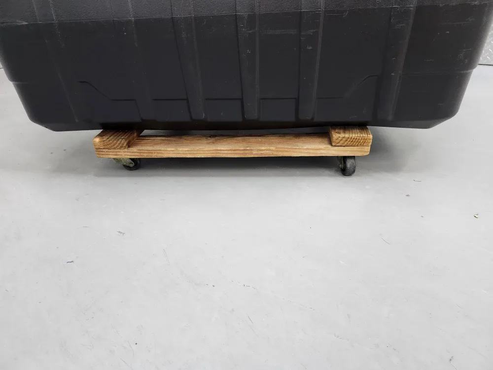 Large Storage bin / Husky Job Box with Master locks image indicator(8)