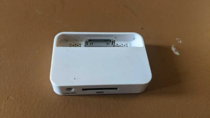 Apple iPod Dock - White thumbnail