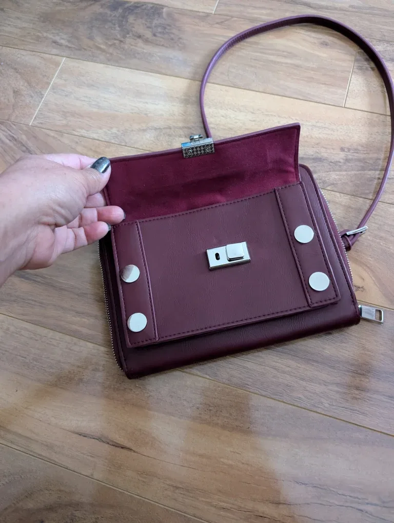 Matt & Nat Burgundy Crossbody Bag image indicator(3)