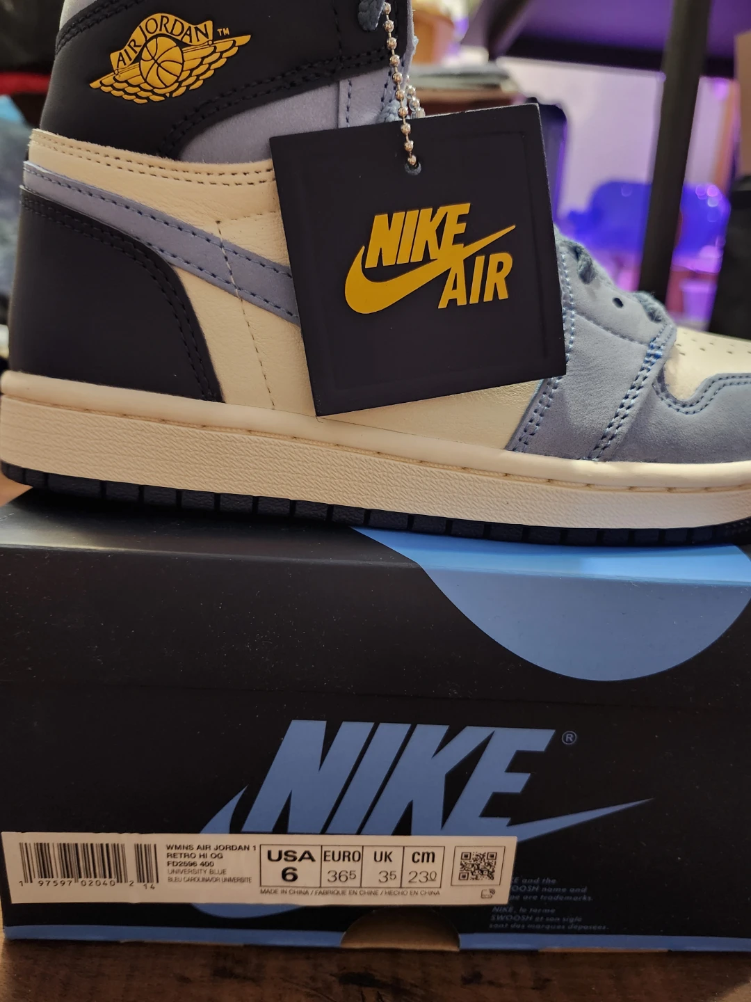 Nike Air Jordan 1 Retro High OG UNC Blue - Size 6 - photo 2