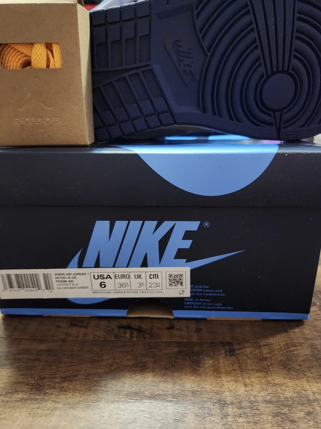 Nike Air Jordan 1 Retro High OG UNC Blue - Size 6 - photo 3