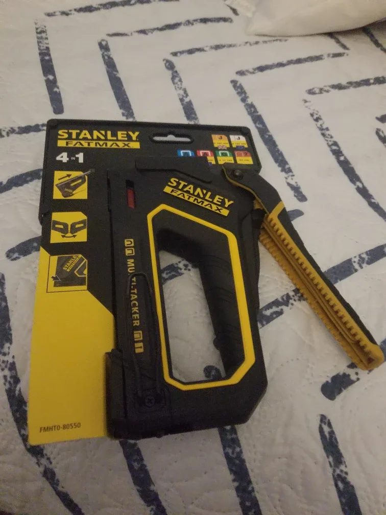 New Stanley Fatmax 4-in-1 Multi-Tacker image indicator(2)
